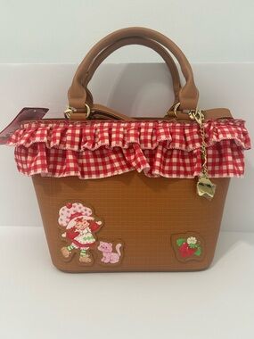 Strawberry Patch Brown Tote with Red Gingham Ruffle